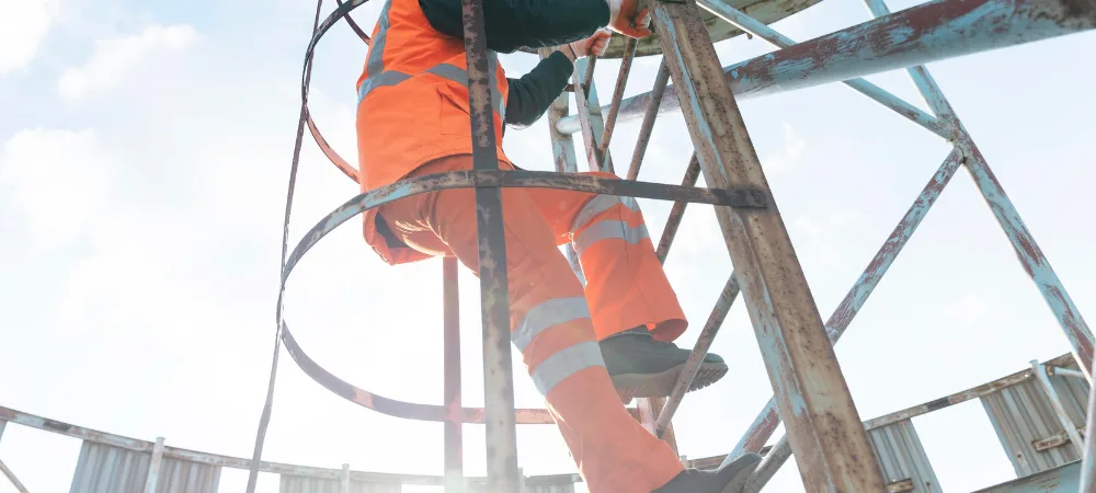 working-at-height-fall-protection-safety-training-in-UAE